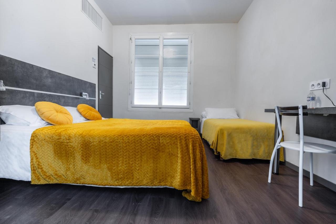 Hotel De La Gare Surgeres Ngoại thất bức ảnh