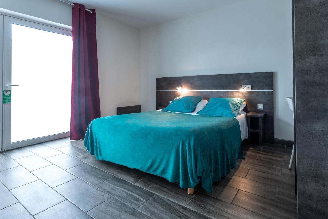 Hotel De La Gare Surgeres Ngoại thất bức ảnh