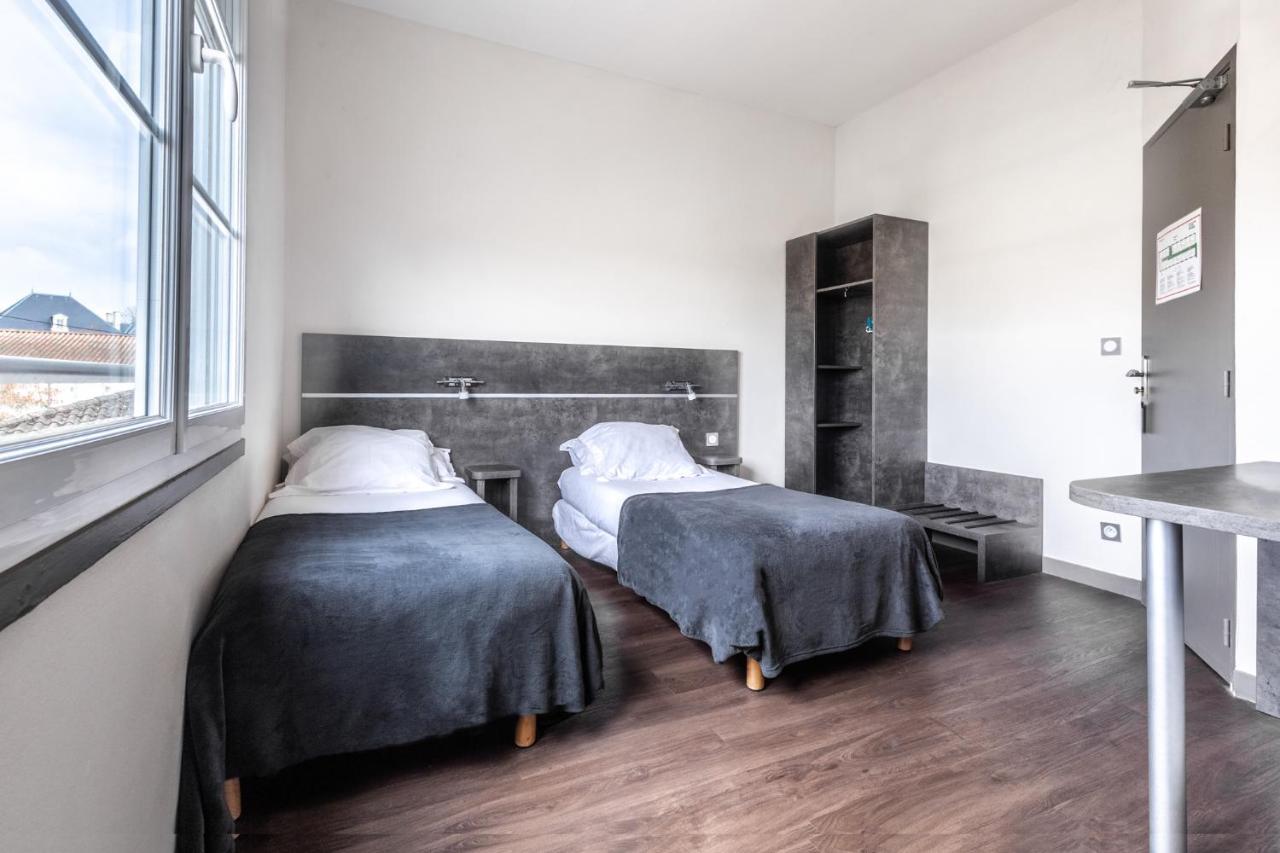 Hotel De La Gare Surgeres Ngoại thất bức ảnh